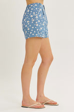 Load image into Gallery viewer, Floral Print Denim Shorts