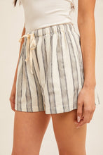 Load image into Gallery viewer, Elastic Waist Striped Shorts