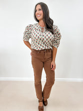 Load image into Gallery viewer, Floral Puff Sleeve Blouse