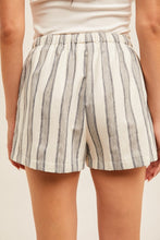 Load image into Gallery viewer, Elastic Waist Striped Shorts