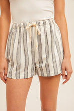 Load image into Gallery viewer, Elastic Waist Striped Shorts
