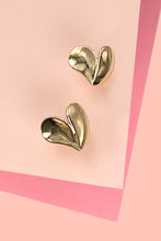 Load image into Gallery viewer, Heart Stud Earrings