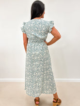 Load image into Gallery viewer, Flutter Sleeve Floral Print Midi Dress