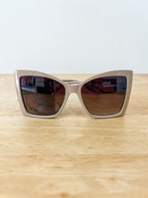 Load image into Gallery viewer, Wide Butterfly Acetate Frame Sunglasses