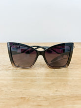 Load image into Gallery viewer, Wide Butterfly Acetate Frame Sunglasses