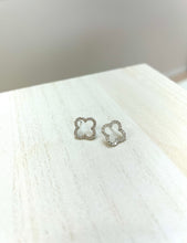 Load image into Gallery viewer, Quatrefoil Stud Earrings