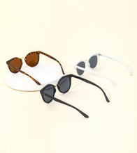 Load image into Gallery viewer, Acetate Frame Wayfarer Sunglasses