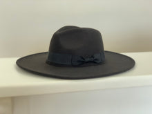 Load image into Gallery viewer, Wide Brim Felt Panama Hat